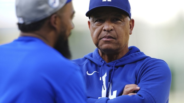 Kiké Hernández returns to Dodgers, bringing hope to injury-plagued team Article Image 0