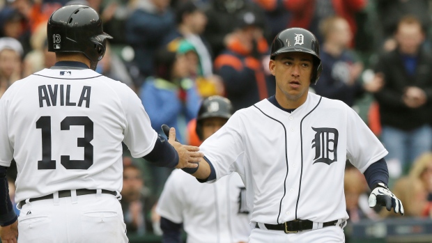 Tigers agree to deal with Iglesias, avoid arbitration 