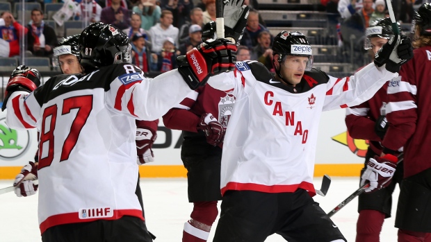 Spezza and Crosby, HHOF-IIHF/ImagesonIce Spezza and Crosby