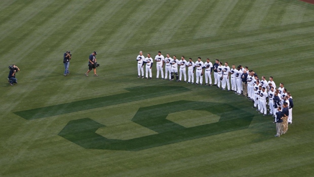 Padres rally to beat Mariners 2-1 on Medica's pinch-hit single in 8th Article Image 0