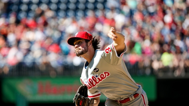 Hamels sharp for 8 innings, Strasburg hit hard as Phils end Nats' 6-game winning streak, 8-1 Article Image 0