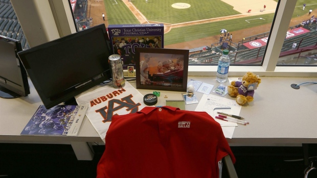Rangers have moment of silence, empty seat in press box for late reporter Richard Durrett Article Image 0, The Canadian Press Rangers have moment of silence, empty seat in press box for late reporter Richard Durrett Article Image 0