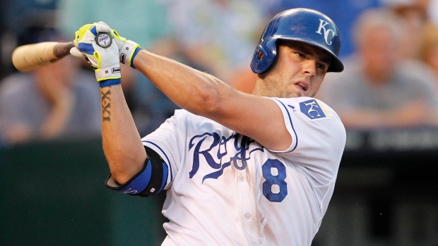 Wade Davis hits AJ Ellis with bases loaded in 8th inning to give Dodgers 5-4 win over Royals Article Image 0, The Canadian Press Wade Davis hits AJ Ellis with bases loaded in 8th inning to give Dodgers 5-4 win over Royals Article Image 0