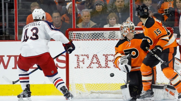 Scott Hartnell scores on Steve Mason