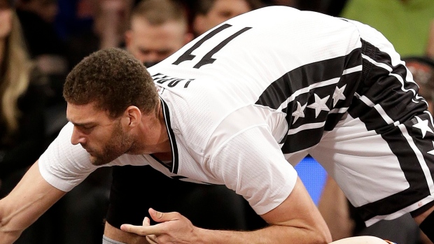 NJ Nets' Brook Lopez wins matchup with twin brother Robin in 118