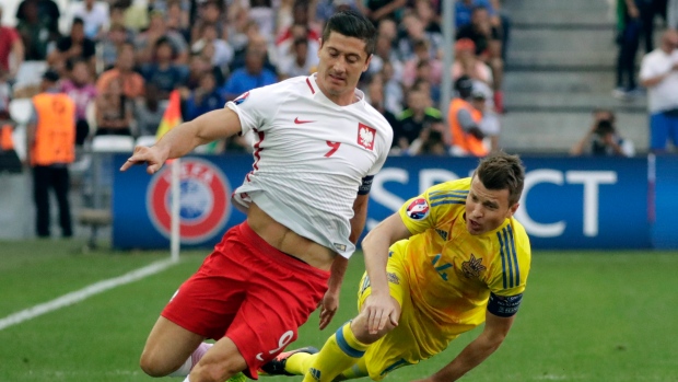 Robert Lewandowski Ruslan Rotan, The Canadian Press Robert Lewandowski Ruslan Rotan