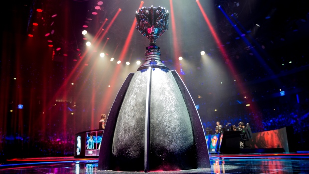 Worlds 2022 trophy gets mixed reactions from LoL community