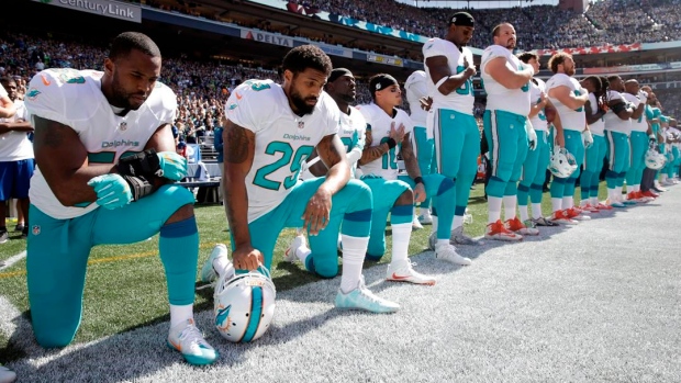 Dolphins' national anthem protest