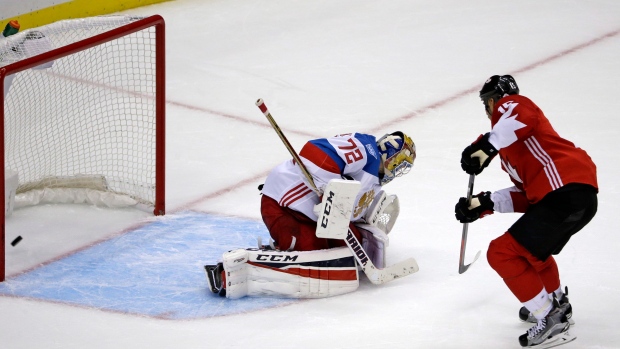 Ryan Getzlaf scores on Sergei Bobrovsky