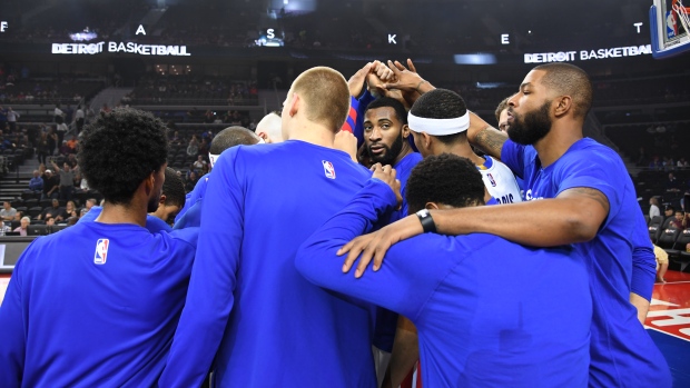 Detroit Pistons huddle 