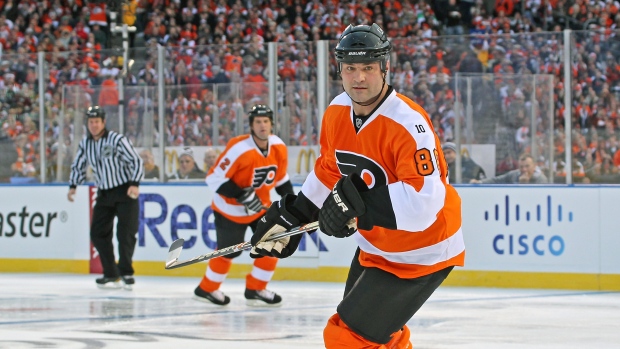 Eric Lindros, Len Redkoles/National Hockey League/Getty Images Eric Lindros