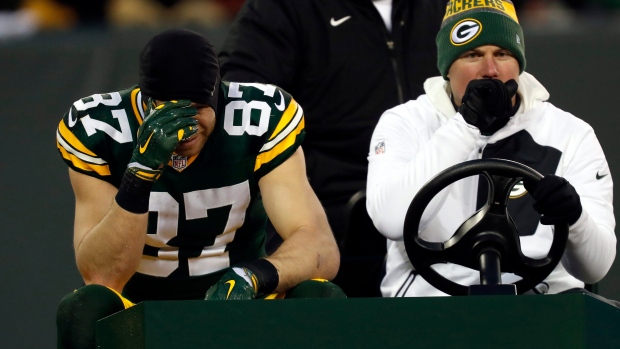 Jordy Nelson carted off