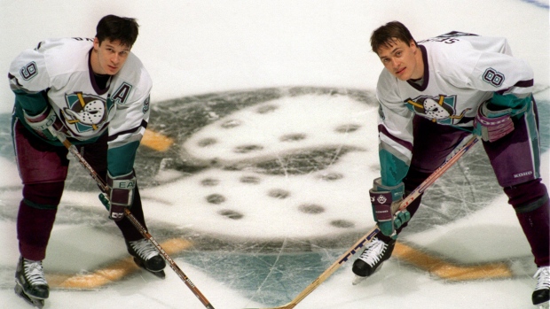 Paul Kariya and Temmu Selanne, Alex Garcia/Los Angeles Times/Getty Images Paul Kariya and Temmu Selanne