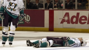 Remembering Teemu Selanne and Paul Kariya's pit stop in Denver on