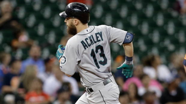 Mariners bring back Dustin Ackley on a minor-league contract