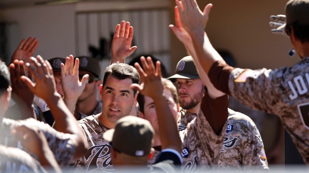 Giants lose third straight to Padres, 8-2, to fall 4 1/2 games behind Dodgers Article Image 0, The Canadian Press Giants lose third straight to Padres, 8-2, to fall 4 1/2 games behind Dodgers Article Image 0