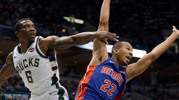 Eric Bledsoe, left, Avery Bradley, right