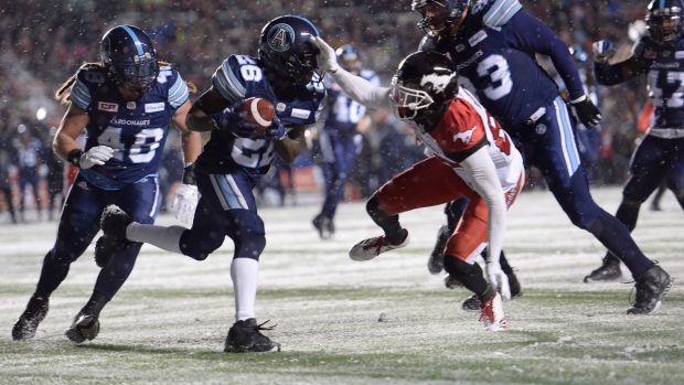 Vaughn recovers Jorden's fumble, The Canadian Press Vaughn recovers Jorden's fumble