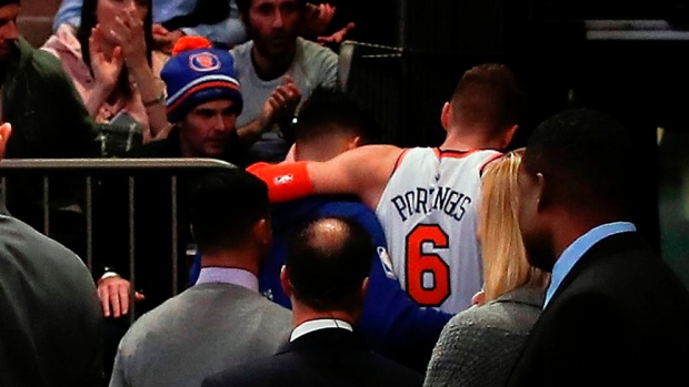 Kanter leads Knicks to easy win despite Porzingis injury Article Image 0