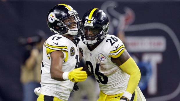 Le'Veon Bell, JuJu Smith-Schuster , The Canadian Press Le'Veon Bell, JuJu Smith-Schuster