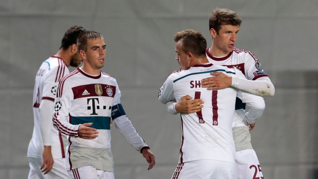 Empty stadium as Bayern Munich beats CSKA Moscow in ...