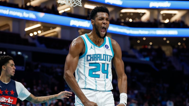 Miller scores career-high 39 points as Hornets beat Wizards