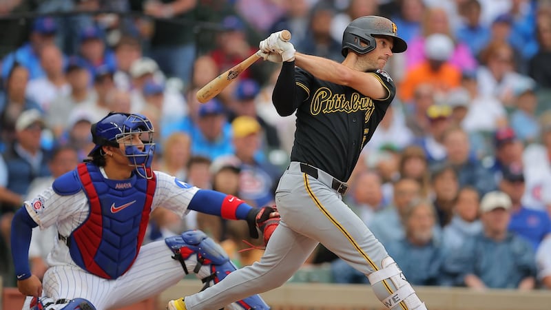 Lowe helps Pirates top Cubs in series finale