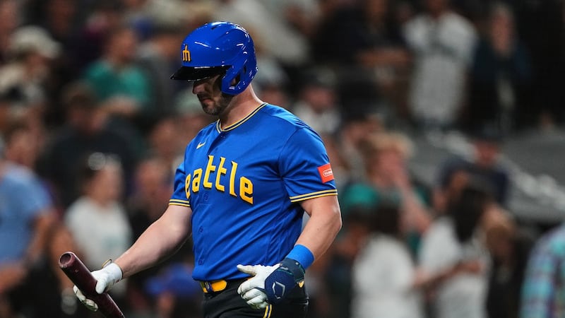 Mariners release Garver and Refsnyder, activate Donovan from 10-day IL