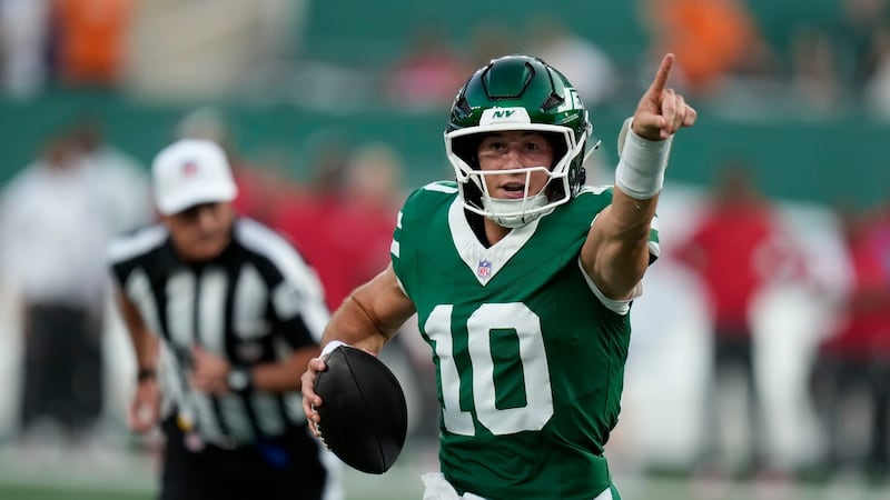 Rookie Klubnik leads two scoring drives after Smith is scratched in Jets’ loss to Bucs