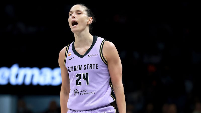 Zandalasini scores 20 as Valkyries shut down Liberty