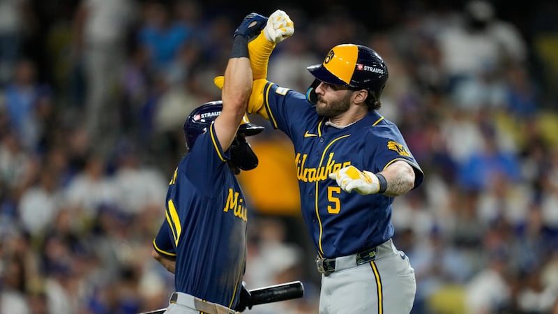 Brewers complete sweep over Dodgers in NLCS to advance to World Series