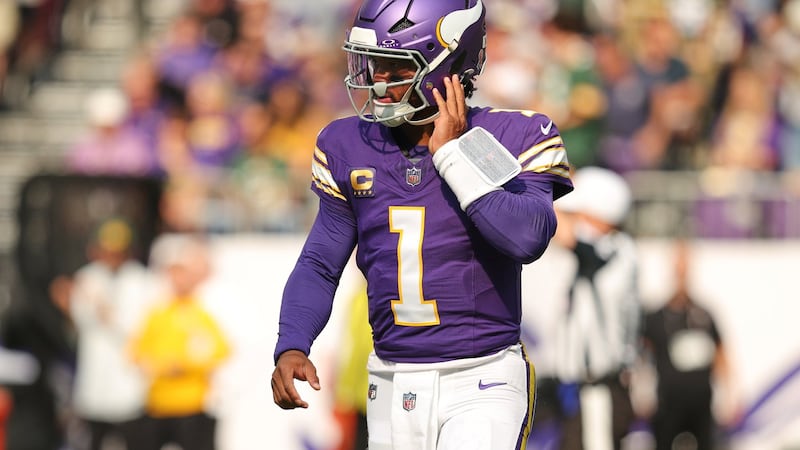 Vikings rally to reach 6-0 even as offence hits historic lows for unbeaten team