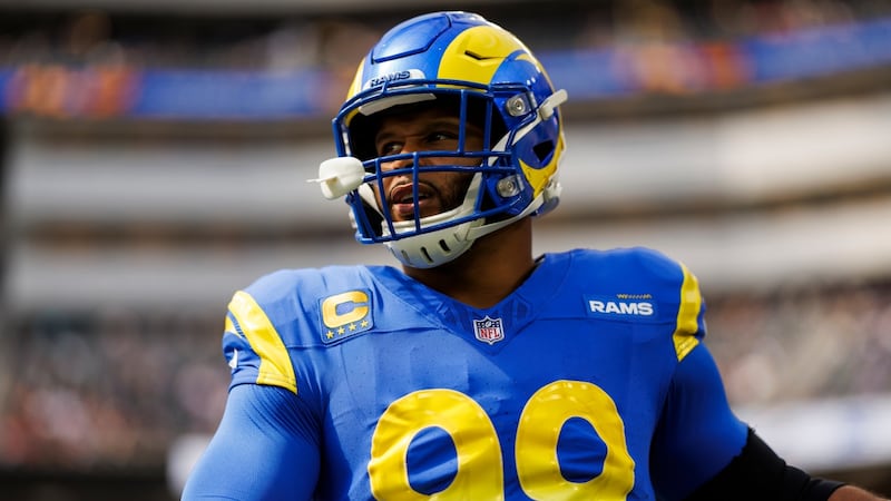 Donald continues workouts with Rams as decision looms