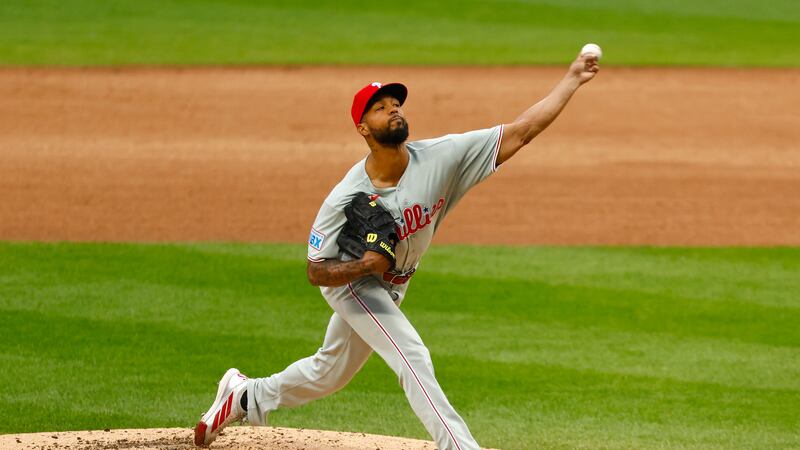 Sánchez earns 18th win to take over major league lead as Phillies beat Mets