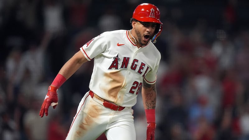 Siri’s walk-off single lifts Angels to 3-2 win over Astros in 10 innings