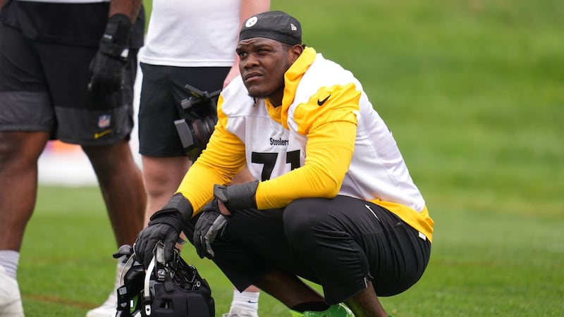 Jones is not worrying about his future with Steelers, being healthy is enough