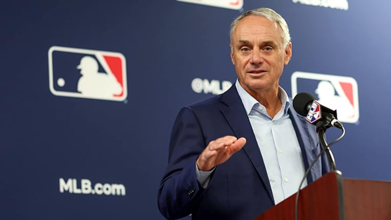 MLB commissioner refutes MLBPA criticism of salary cap ads
