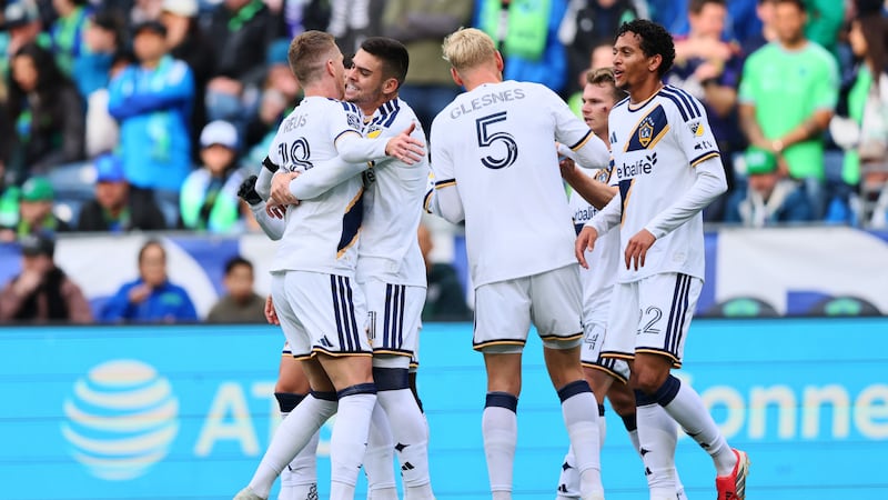 Pec, Marcinkowski lead Galaxy past Seattle, ending Sounders’ 22-match unbeaten streak at home