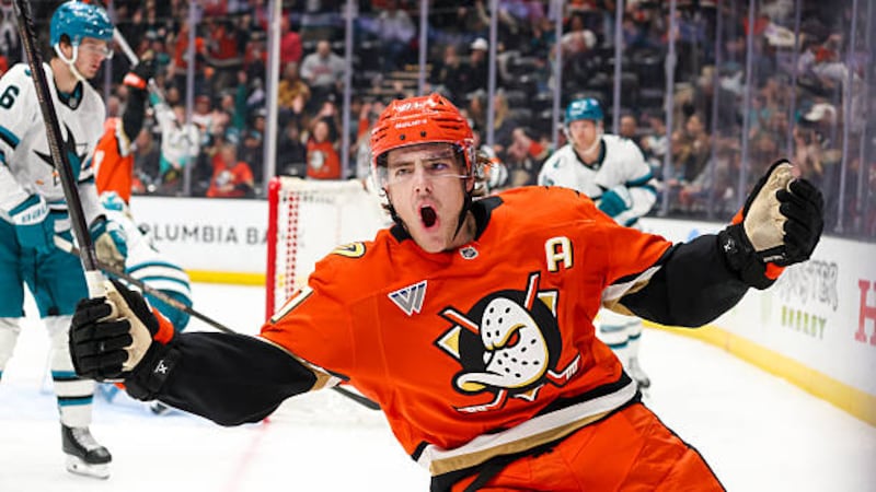 Ducks match Carlsson offer sheet from Flyers, take on $18M cap hit