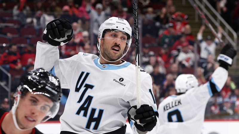 Lee, Trocheck bring simple, direct hockey to Mammoth in early-season surge
