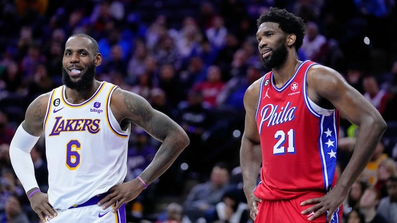 76ers celebrate James' arrival with coronation photo fit for basketball's King