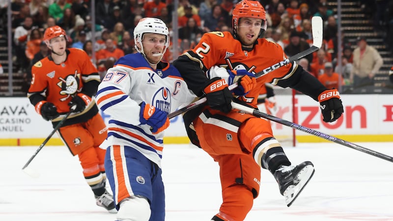 Oilers, Ducks deadlocked after high-octane second period in Game 3