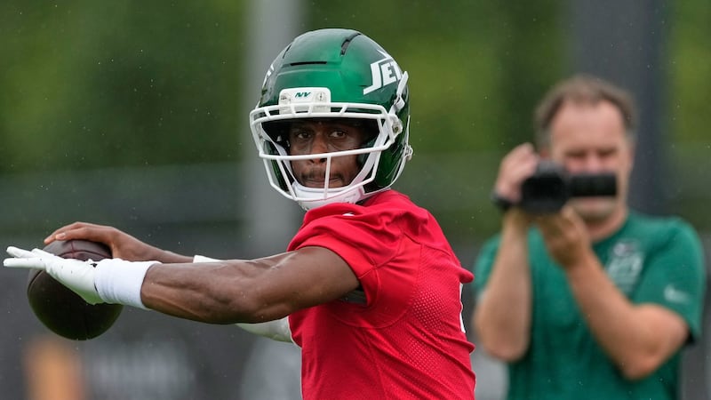 Jets QB Smith (ankle) scratched vs. Bucs, is day-to-day