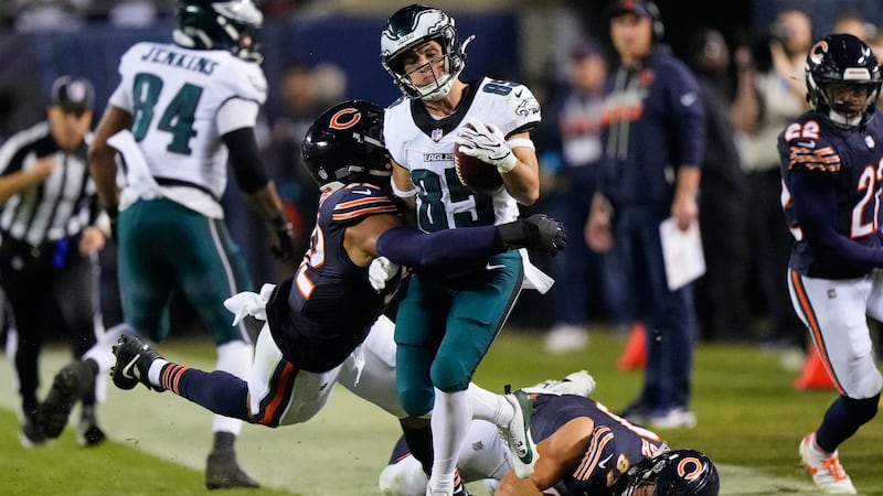 Turnovers, penalties and poor decisions costly in Eagles’ loss to Bears
