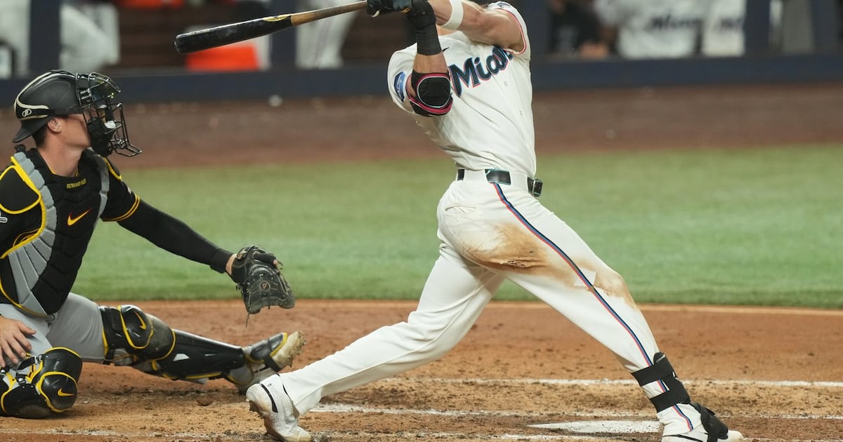 Conine, Hernández homer to back Junk as Marlins beat Pirates