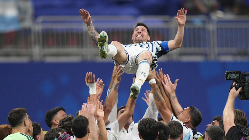 Fernandez scores stoppage-time winner as Argentina storms back to defeat Egypt