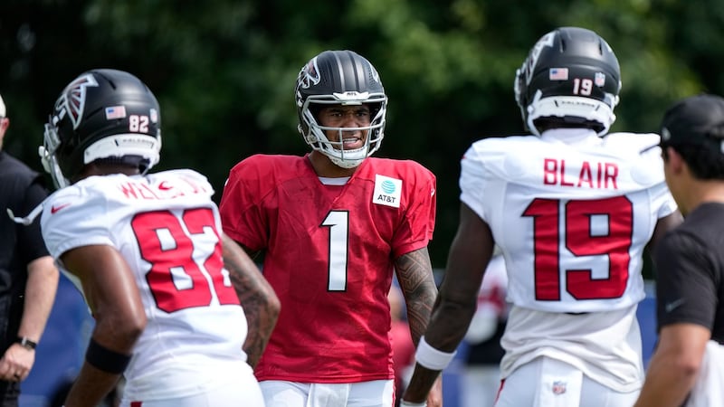 As season opener nears, Falcons still don't have a QB1