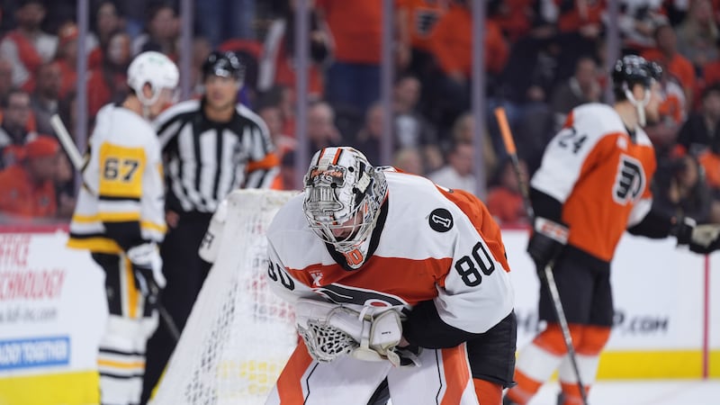 Flyers move to brink of sweep of Penguins as Vladar shakes off injury in net
