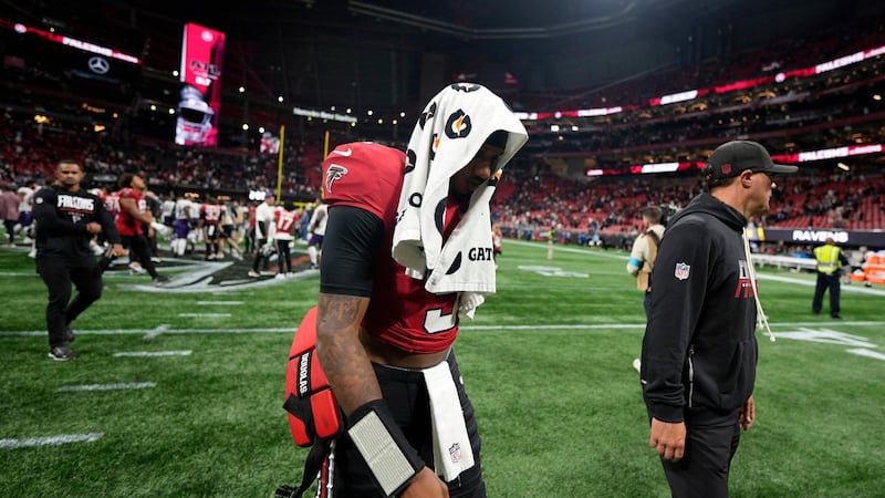 Falcons’ Penix Jr. suffers rib injury late, Tagovailoa finishes OT loss to Ravens
