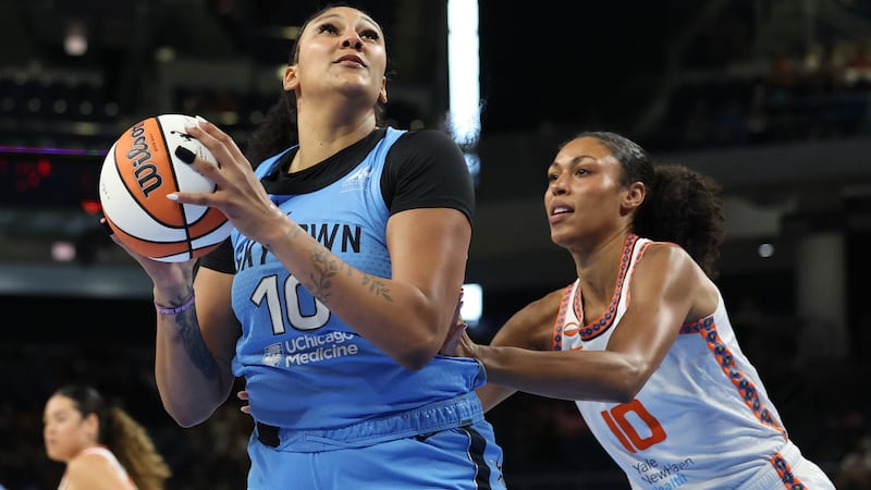 Cardoso scores 18 points in 4th quarter, Sky rallies to beat Sun